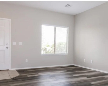 12420 W Woodland Avenue - Photo Thumbnail 2