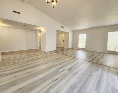 4813 Nash Drive - Photo Thumbnail 11