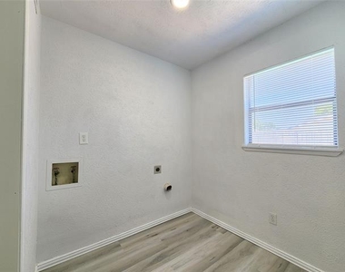 4813 Nash Drive - Photo Thumbnail 24