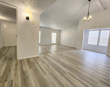 4813 Nash Drive - Photo Thumbnail 7