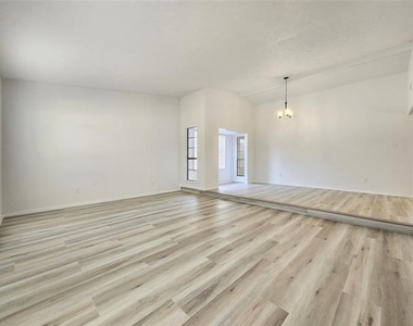 4813 Nash Drive - Photo Thumbnail 9