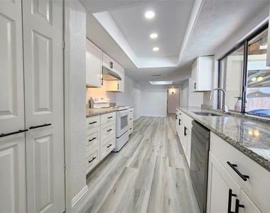 4813 Nash Drive - Photo Thumbnail 5
