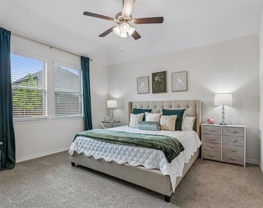 10313 Geode Street - Photo Thumbnail 3
