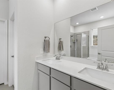 10313 Geode Street - Photo Thumbnail 4