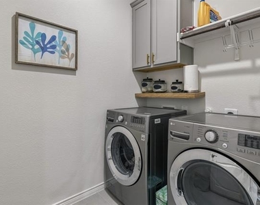 10313 Geode Street - Photo Thumbnail 10