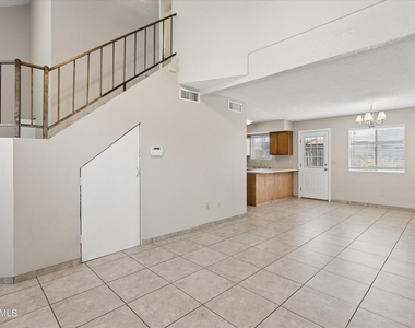 407 E Pecan Road - Photo Thumbnail 6