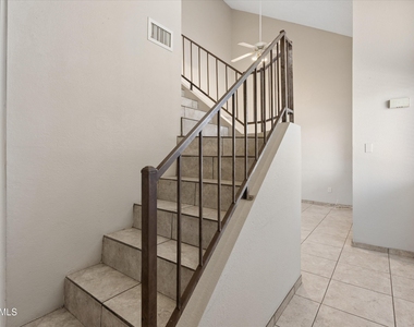 407 E Pecan Road - Photo Thumbnail 13