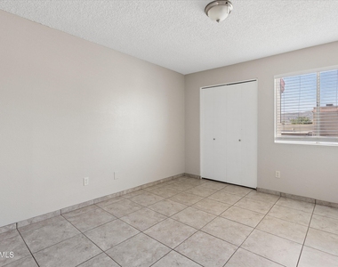 407 E Pecan Road - Photo Thumbnail 18