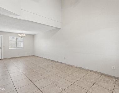 407 E Pecan Road - Photo Thumbnail 5