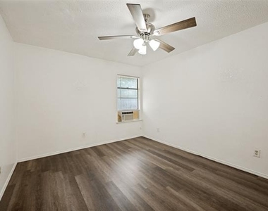 5431 Wild West Drive - Photo Thumbnail 18