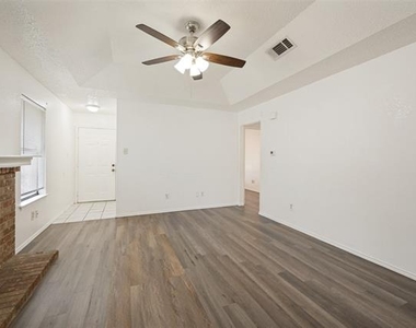 5431 Wild West Drive - Photo Thumbnail 3