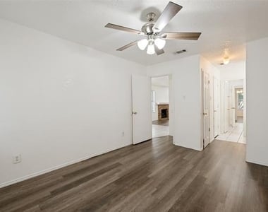 5431 Wild West Drive - Photo Thumbnail 13