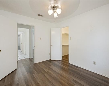 5431 Wild West Drive - Photo Thumbnail 19