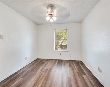 5431 Wild West Drive - Photo Thumbnail 22
