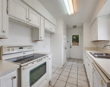 5431 Wild West Drive - Photo Thumbnail 10