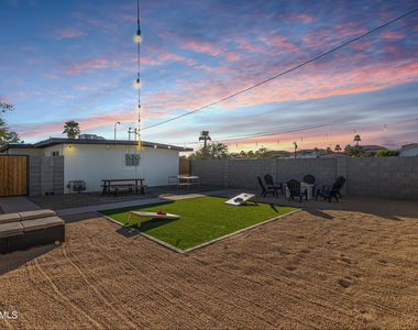 930 E Henry Street - Photo Thumbnail 18