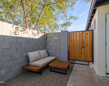 930 E Henry Street - Photo Thumbnail 20