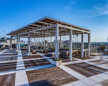 2200 Victory Avenue - Photo Thumbnail 19