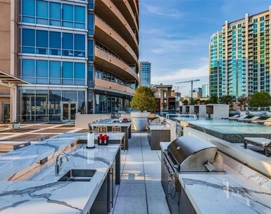 2200 Victory Avenue - Photo Thumbnail 22