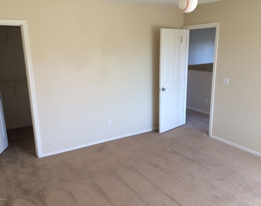 11835 N 151st Drive - Photo Thumbnail 8
