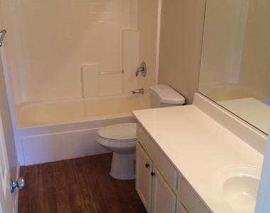 11835 N 151st Drive - Photo Thumbnail 5