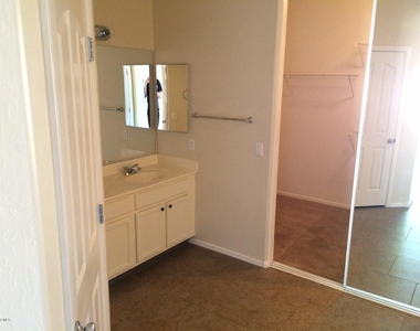 11835 N 151st Drive - Photo Thumbnail 12