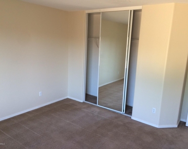 11835 N 151st Drive - Photo Thumbnail 3