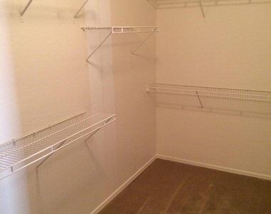 11835 N 151st Drive - Photo Thumbnail 10