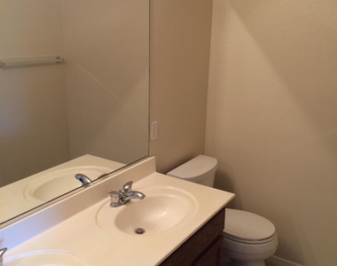 11835 N 151st Drive - Photo Thumbnail 7