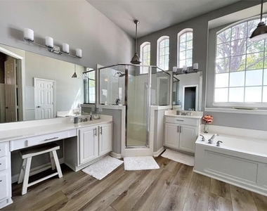5668 Bay Meadows Drive - Photo Thumbnail 16