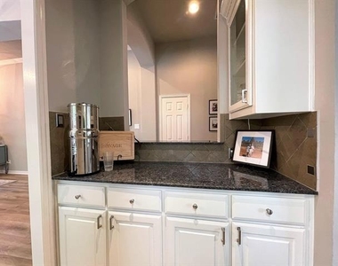 5668 Bay Meadows Drive - Photo Thumbnail 12