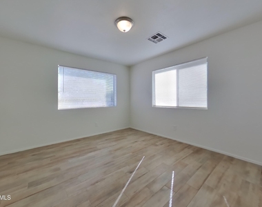 1951 N Lazona Drive - Photo Thumbnail 12