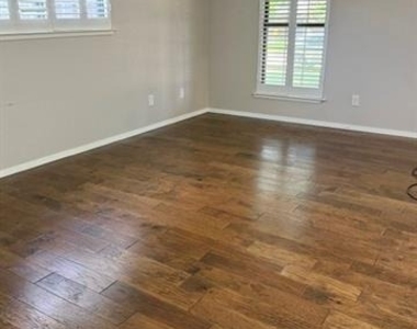 1208 N Cottonwood Drive - Photo Thumbnail 12