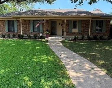 1208 N Cottonwood Drive - Photo Thumbnail 1