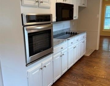 1208 N Cottonwood Drive - Photo Thumbnail 7