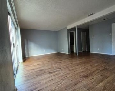 2315 Trellis Place - Photo Thumbnail 3