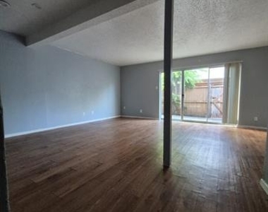 2315 Trellis Place - Photo Thumbnail 4