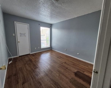 2315 Trellis Place - Photo Thumbnail 8