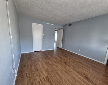 2315 Trellis Place - Photo Thumbnail 9