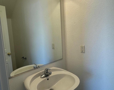 11630 W Washington Street - Photo Thumbnail 4