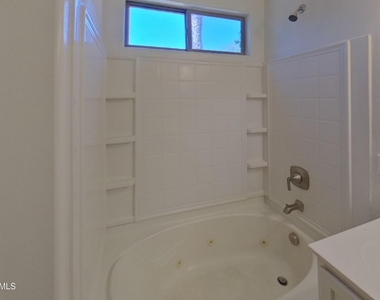 45539 W Sky Lane - Photo Thumbnail 7