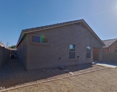 45539 W Sky Lane - Photo Thumbnail 14