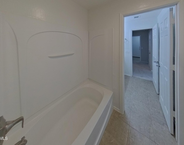 45539 W Sky Lane - Photo Thumbnail 13