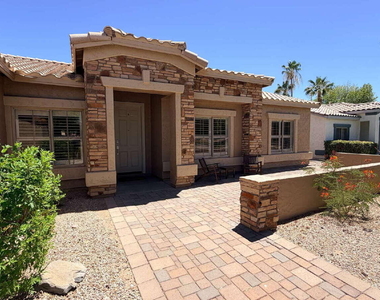 1121 E Powell Way - Photo Thumbnail 1