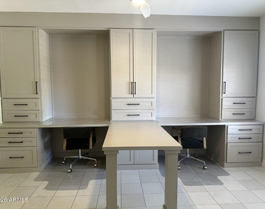 1121 E Powell Way - Photo Thumbnail 23