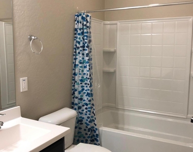 17206 N 9th Place - Photo Thumbnail 17