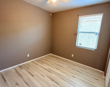 37844 W Amalfi Avenue - Photo Thumbnail 14