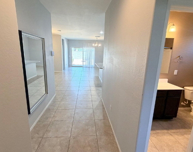 37844 W Amalfi Avenue - Photo Thumbnail 5