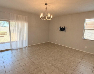 37844 W Amalfi Avenue - Photo Thumbnail 12