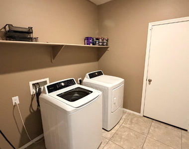 37844 W Amalfi Avenue - Photo Thumbnail 15